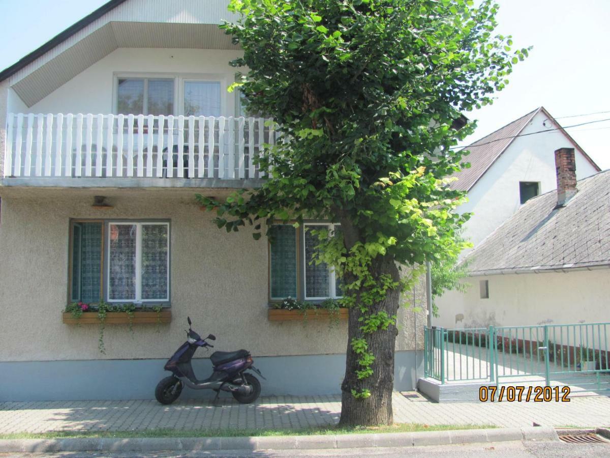 Jasmin Apartman Balatongyörök Buitenkant foto
